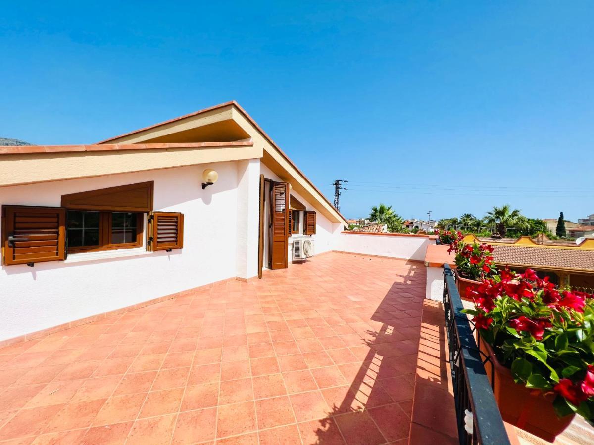 Villa Genova คารินิ ภายนอก รูปภาพ