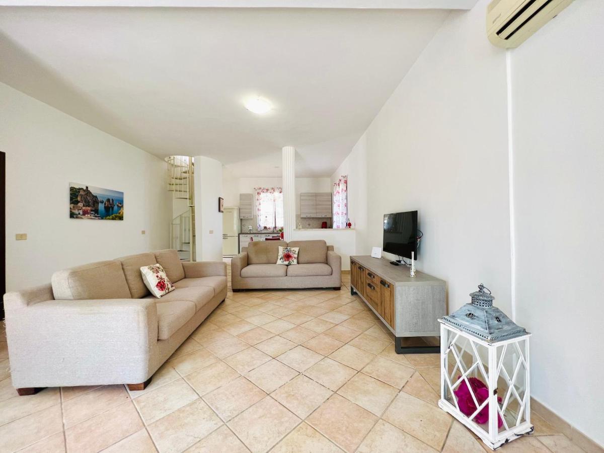 Villa Genova คารินิ ภายนอก รูปภาพ