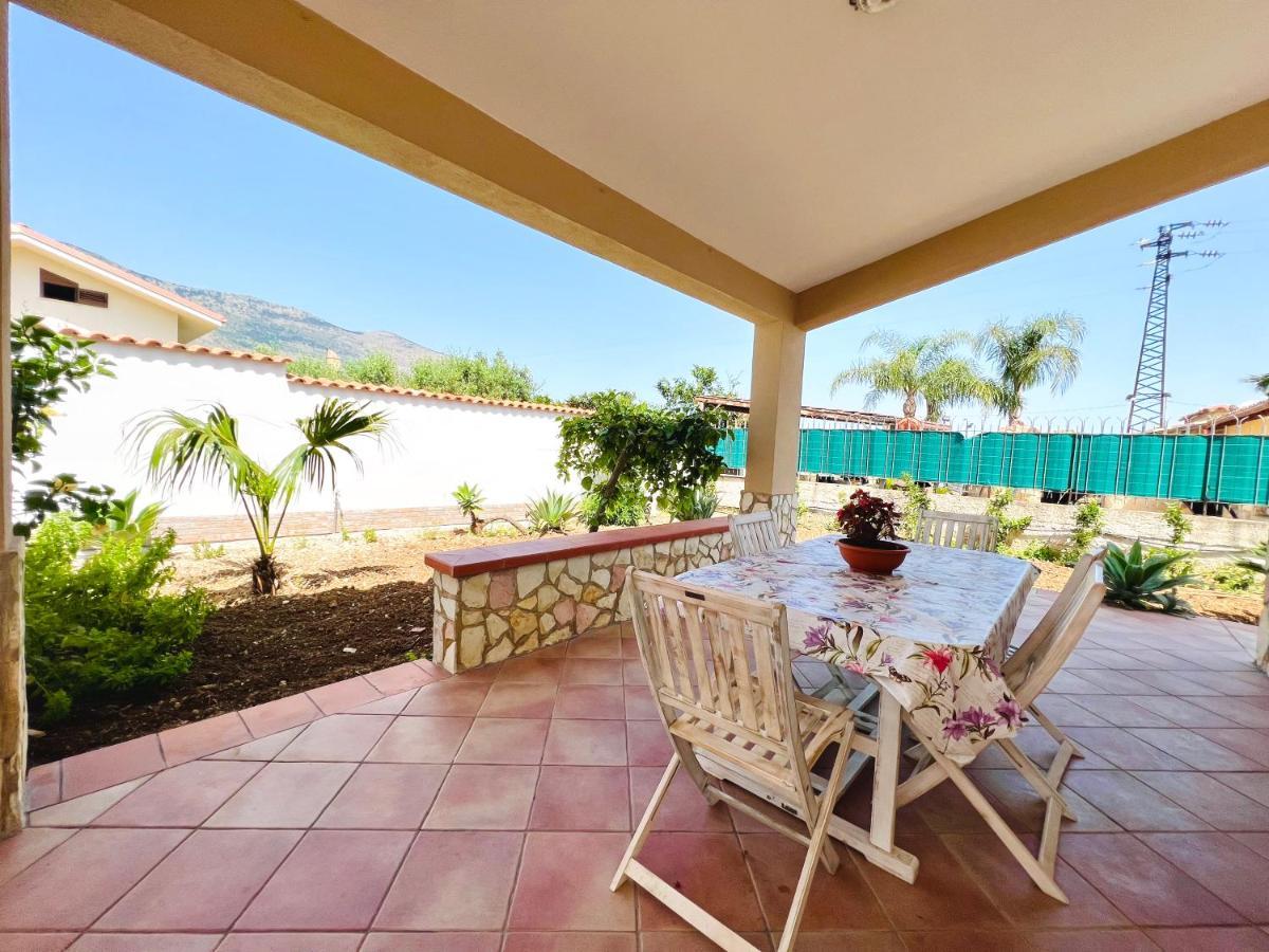 Villa Genova คารินิ ภายนอก รูปภาพ
