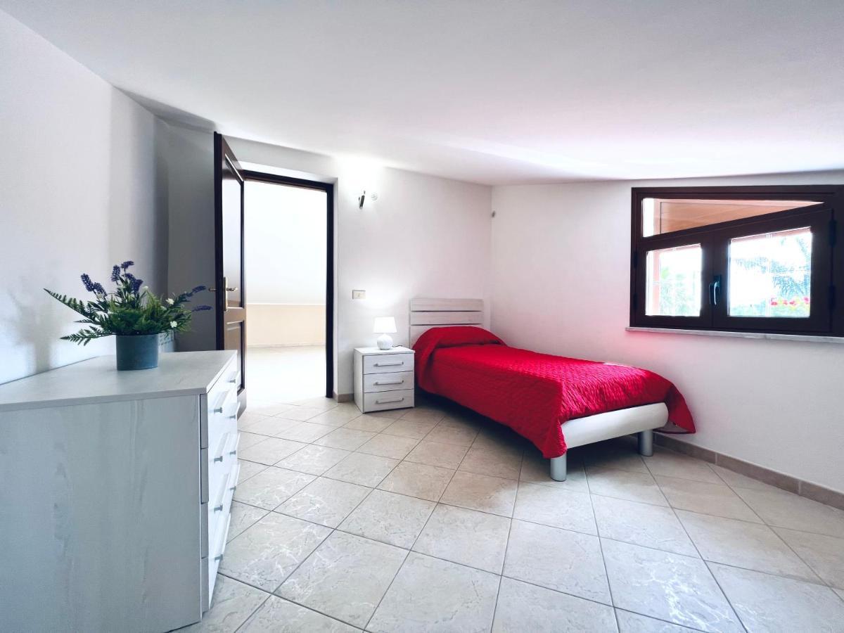 Villa Genova คารินิ ภายนอก รูปภาพ