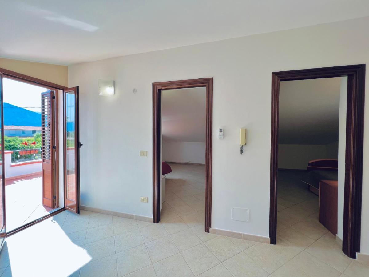 Villa Genova คารินิ ภายนอก รูปภาพ