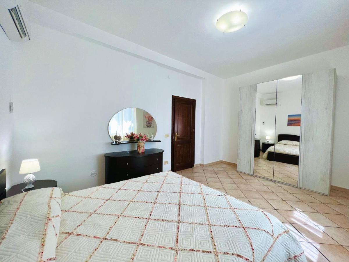Villa Genova คารินิ ภายนอก รูปภาพ