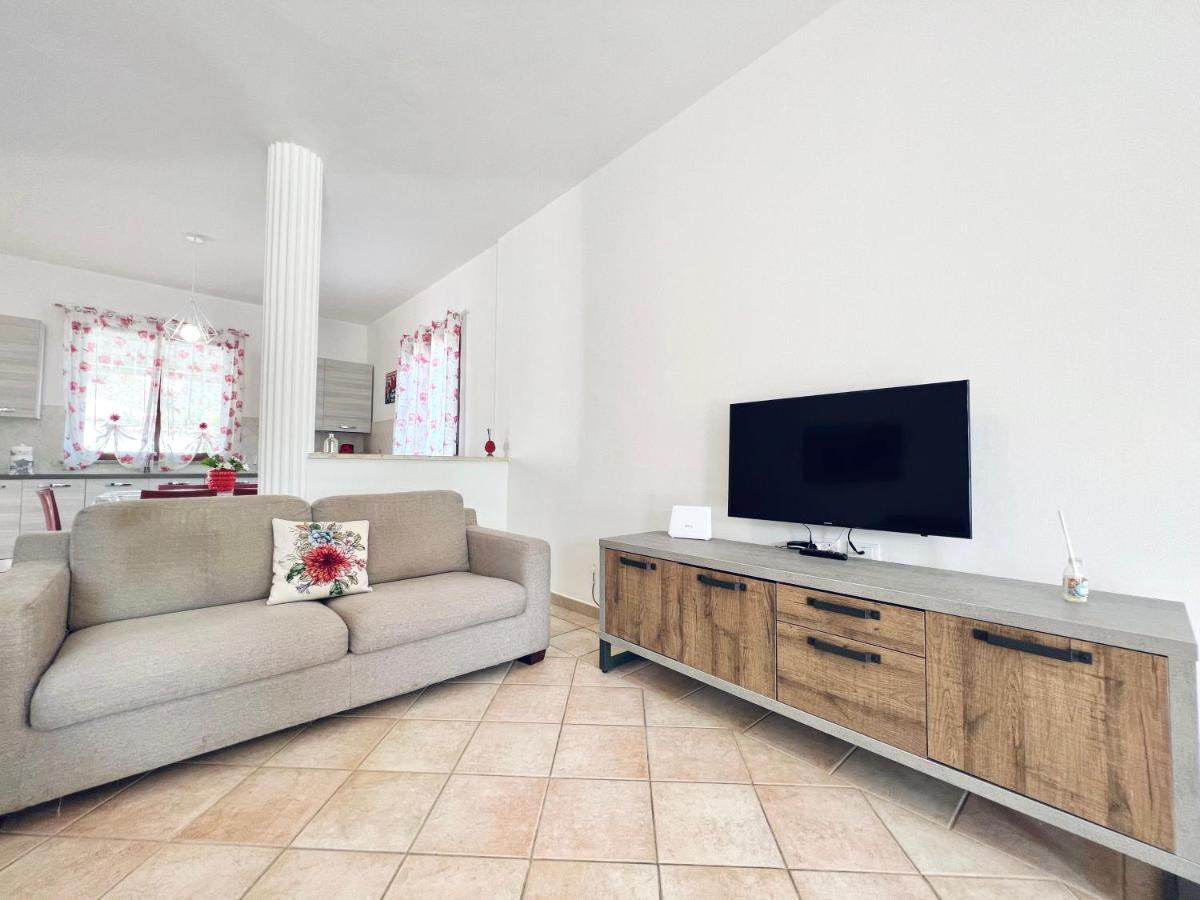 Villa Genova คารินิ ภายนอก รูปภาพ