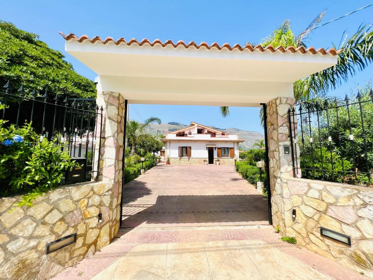Villa Genova คารินิ ภายนอก รูปภาพ