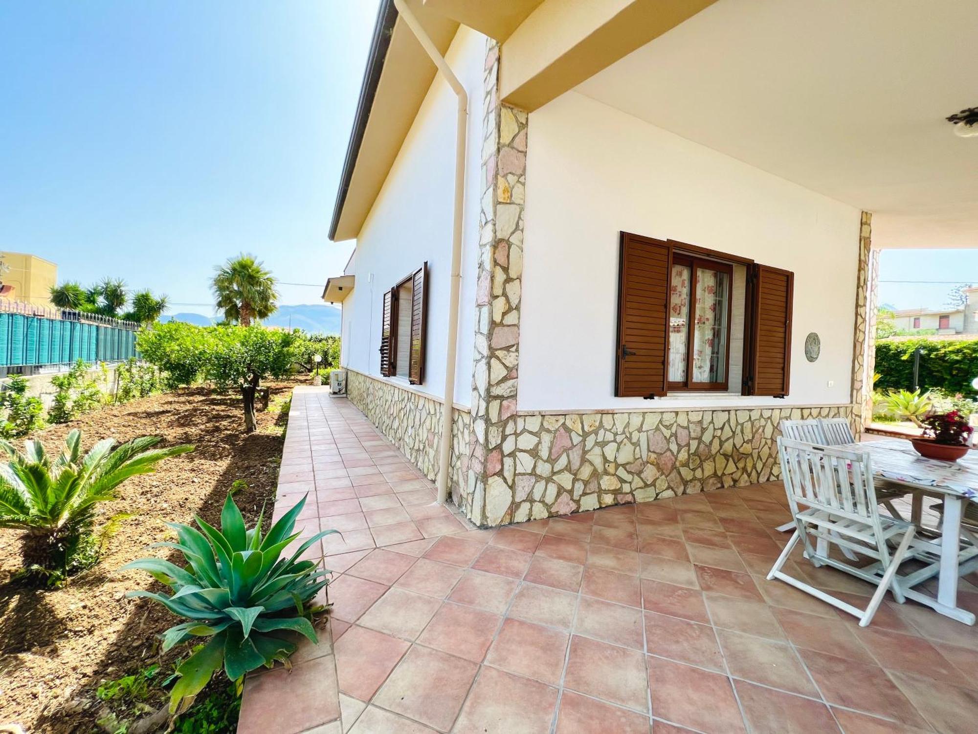 Villa Genova คารินิ ภายนอก รูปภาพ
